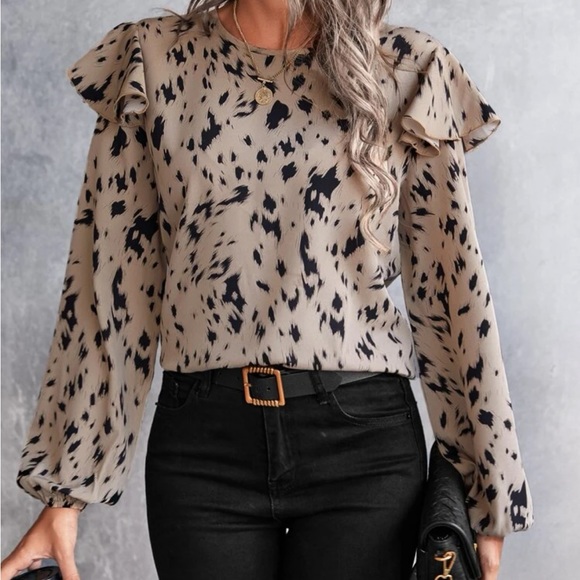 Leopard print cold shoulder blouse - Picture 4 of 13